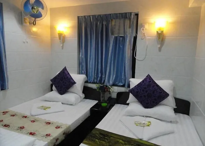 Family Hotel: City Guest House